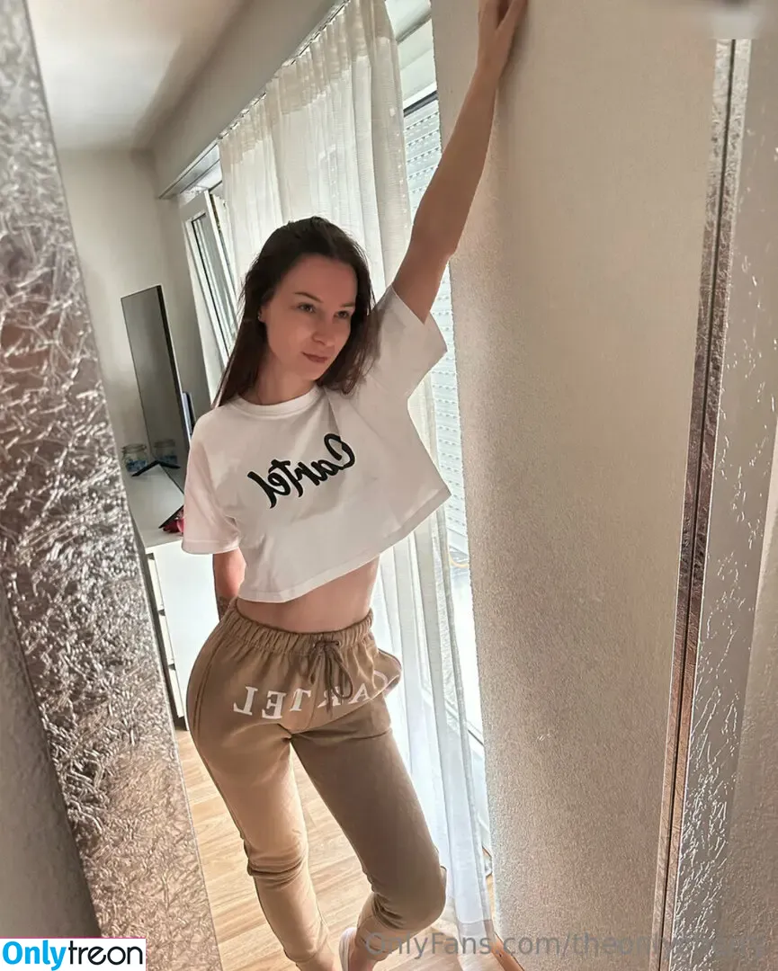Lu_Lux nude photo #0006 (theonlycherry)
