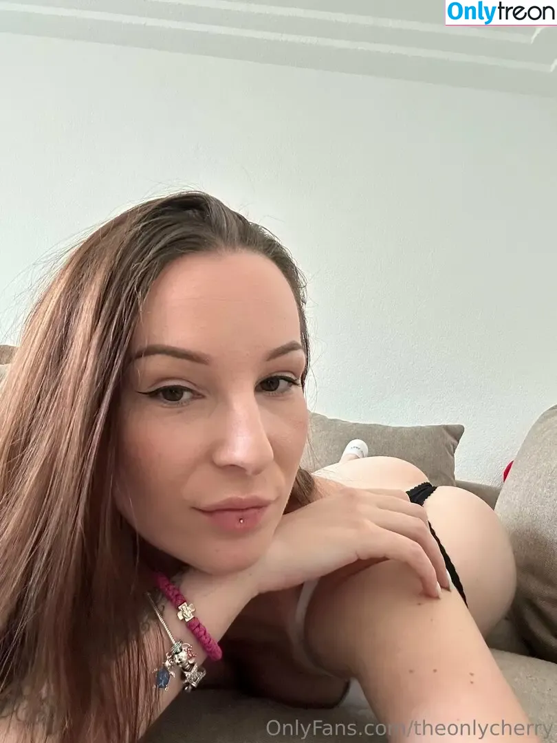Lu_Lux nude photo #0016 (theonlycherry)
