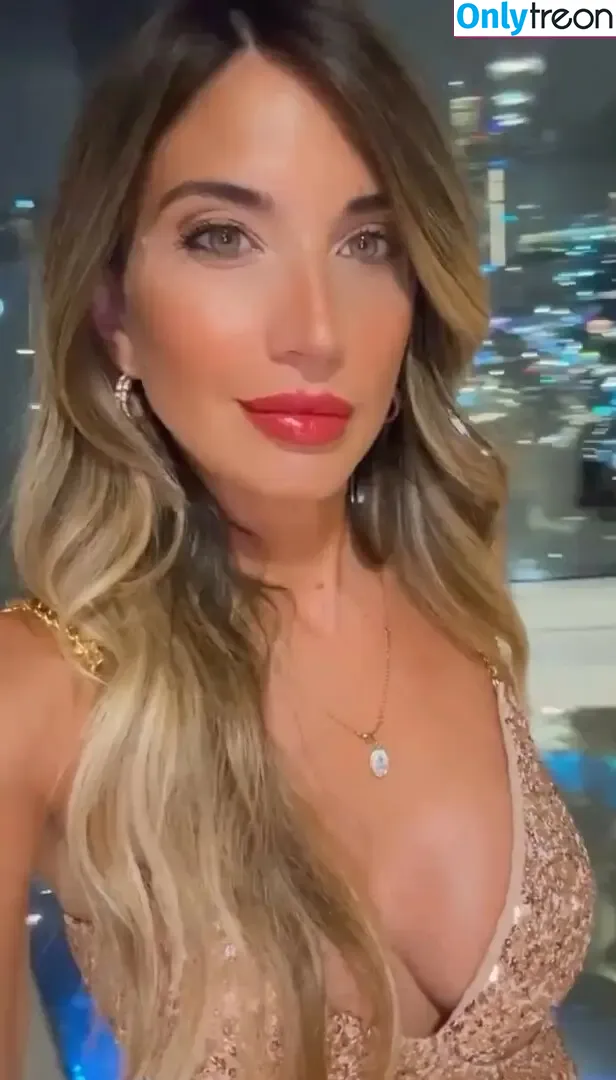 Luana Aterrano nude photo #0082 (luana_aterrano / luanazerozero)