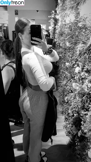 luanaguee / julyluane / luana.gue1 nude photo #0017