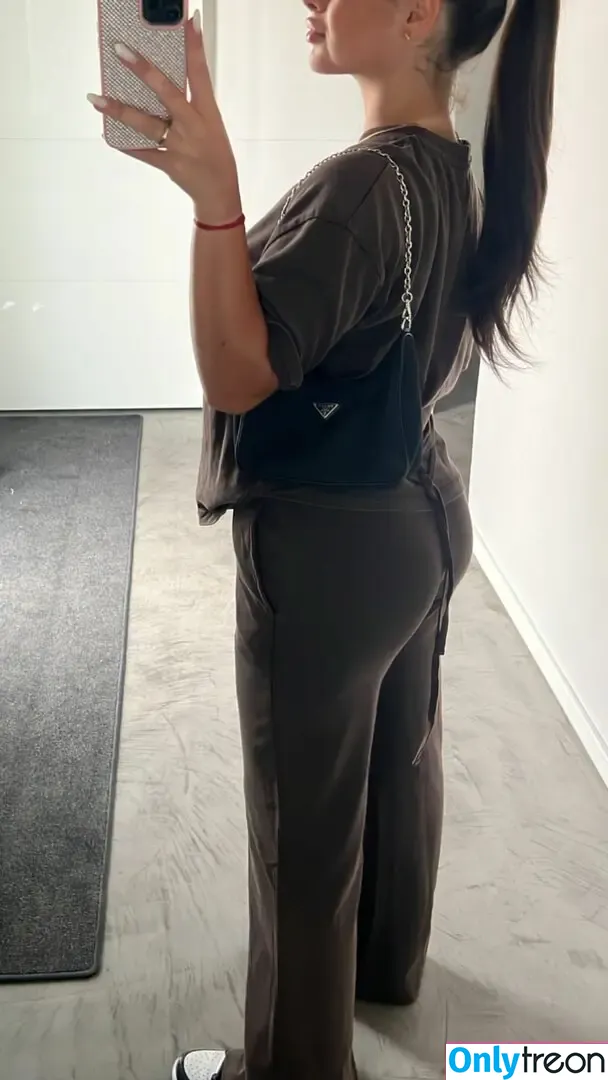 luanaguee nude photo #0016 (julyluane / luana.gue1)