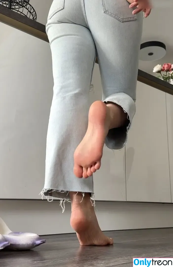 Luanaxsch nude photo #0029 (Luanaxsch)