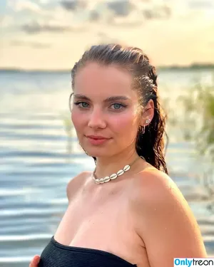 Luca Angelina Vanak / lucaangelina.gntm2021.official nude photo #0012