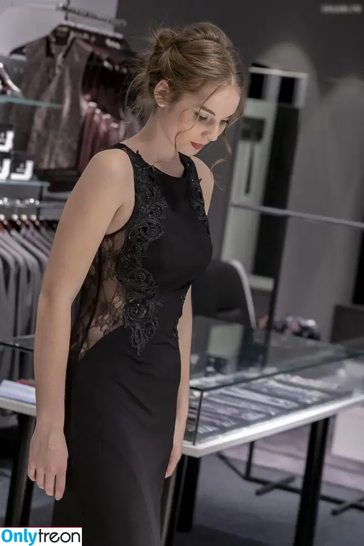 Luca Angelina Vanak nude photo #0070 (lucaangelina.gntm2021.official)