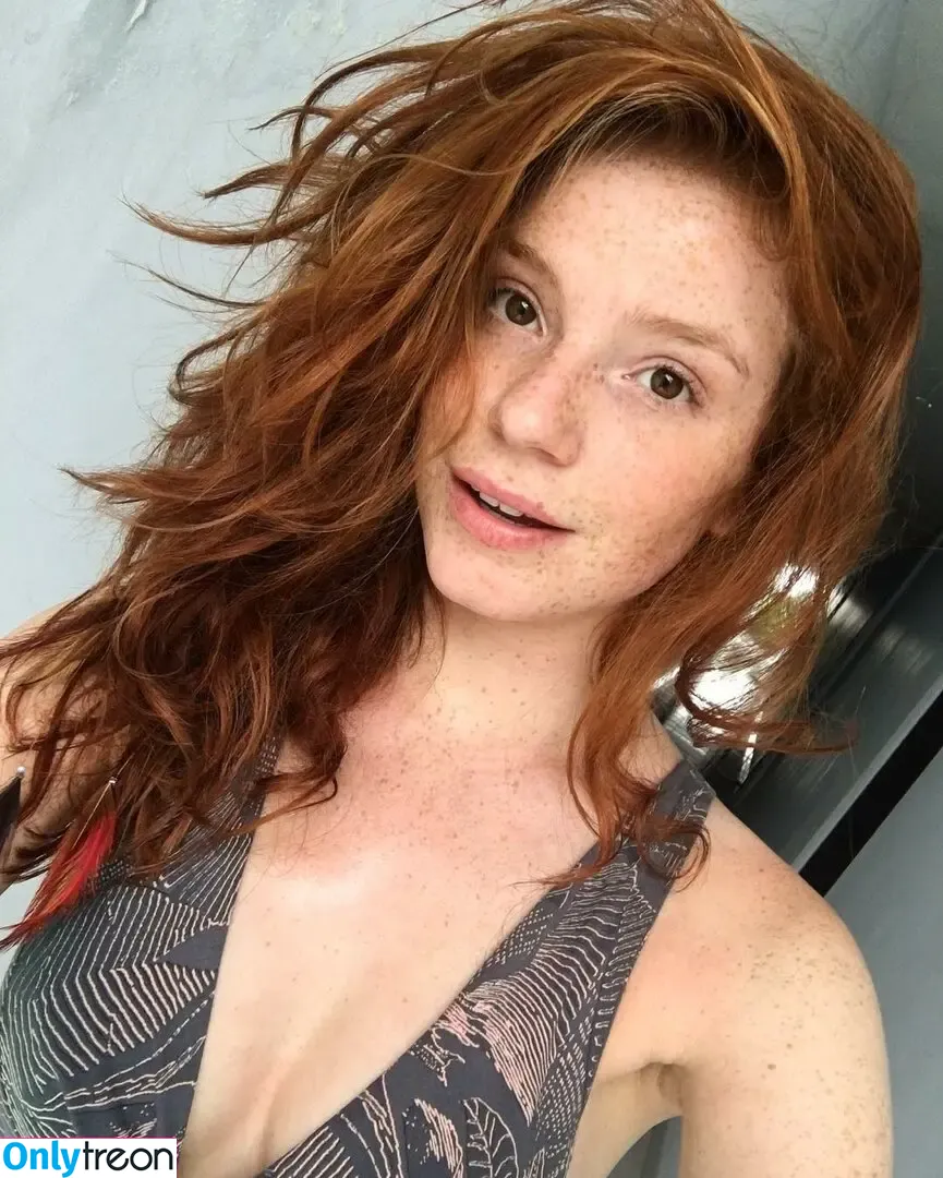 Luca Hollestelle nude photo #0022 (lucahollestelle)
