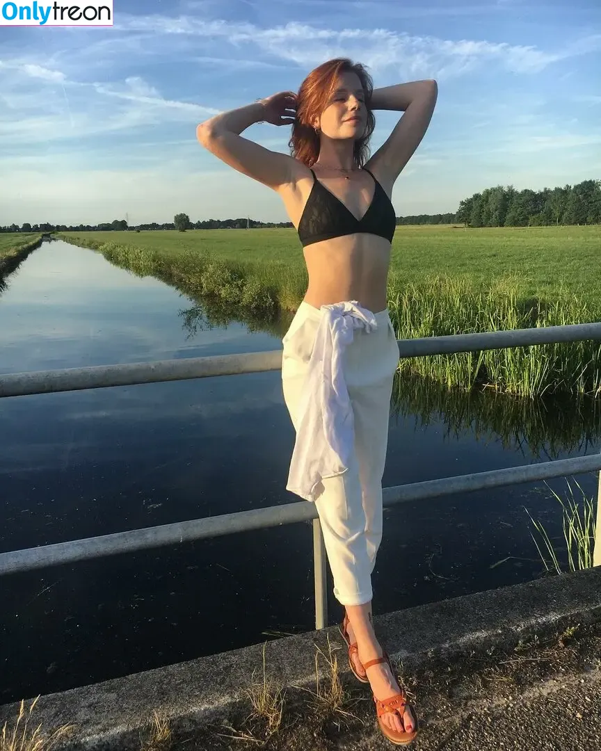 Luca Hollestelle nude photo #0031 (lucahollestelle)