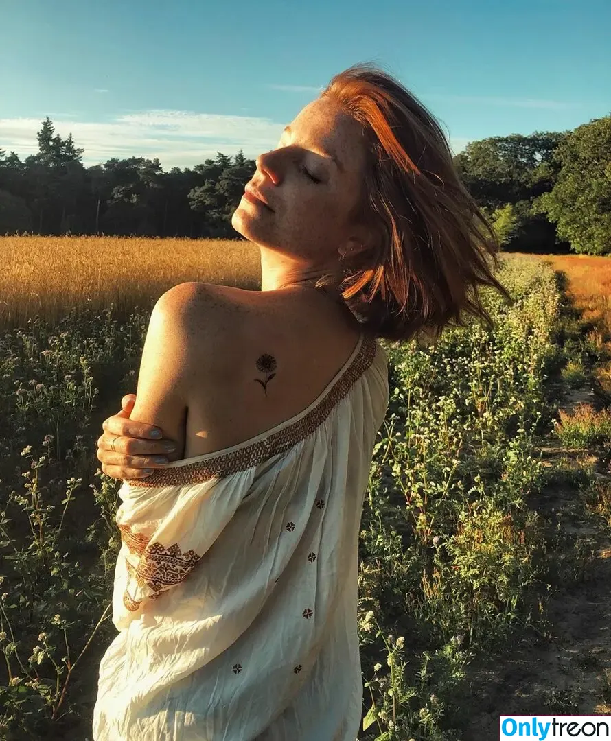 Luca Hollestelle nude photo #0067 (lucahollestelle)