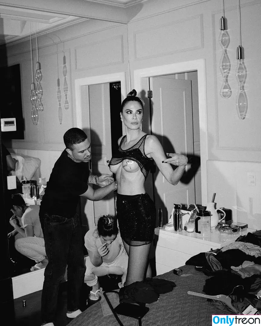 Luciana Gimenez голая photo #0238 (lucianagimenez)