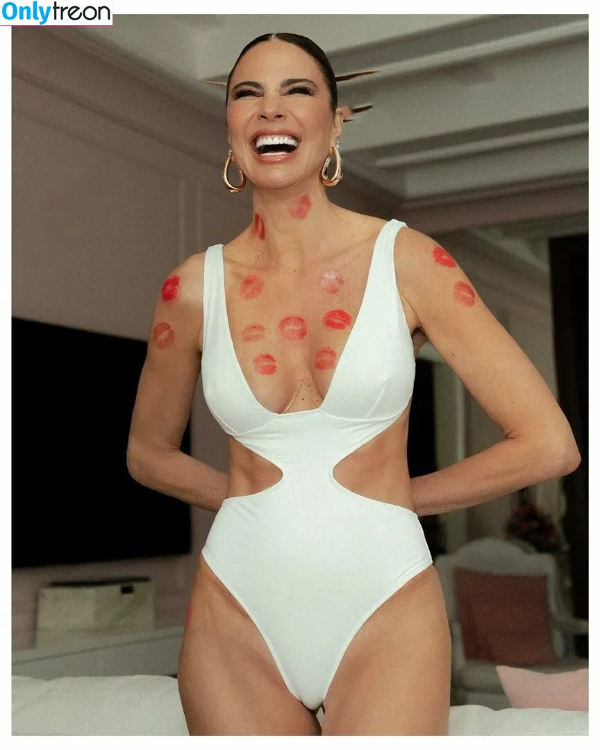 Luciana Gimenez голая photo #0249 (lucianagimenez)