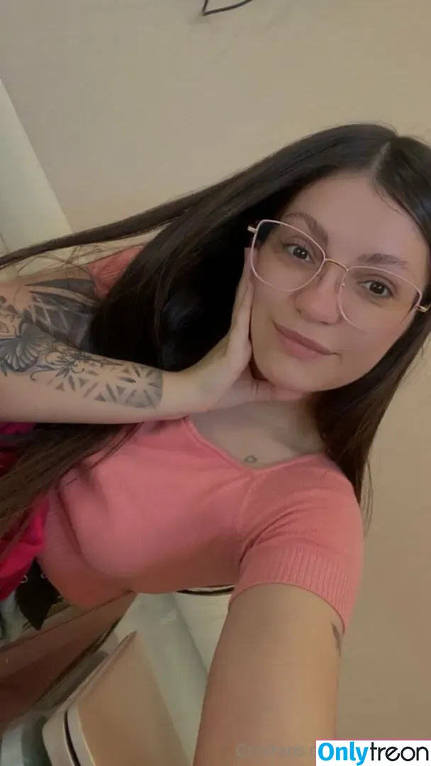 lucianawhite nude photo #0011 (lucianawhitee)