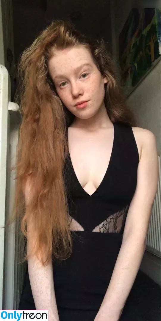Lucie Rose Middleton nude photo #0029 (lucie_roams)