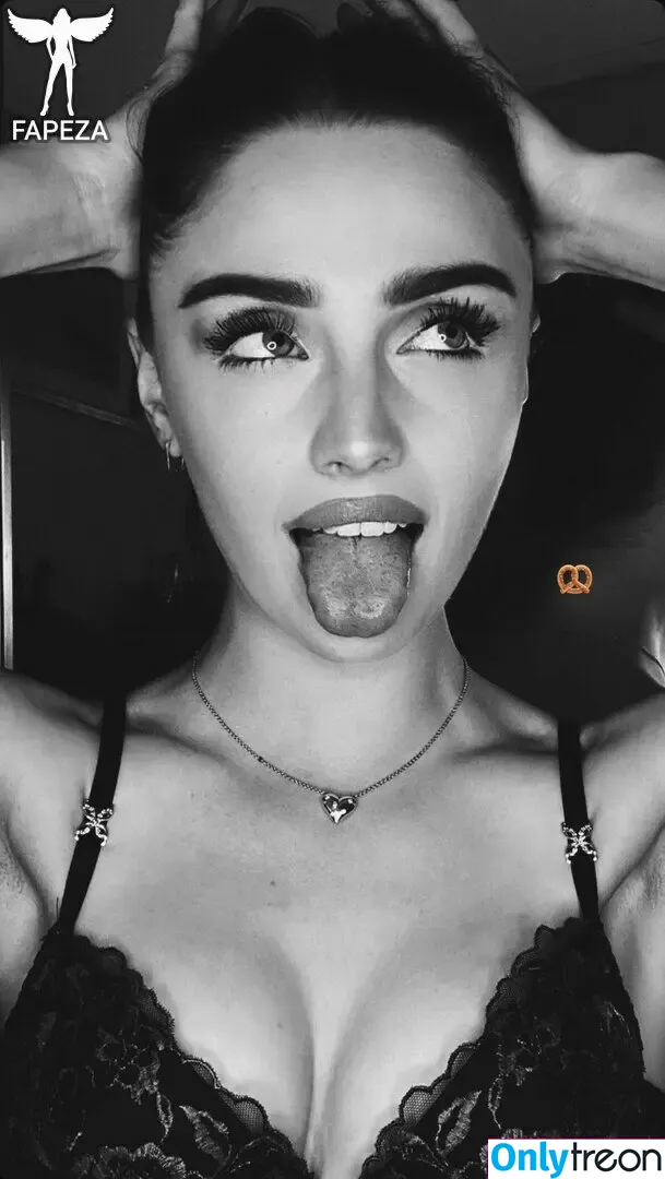 lucieblanc голая photo #0011 (itslucieblanc)