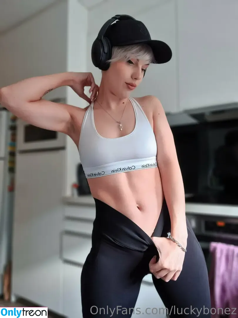 LuckyBonez nude photo #1553 (lucky_bonez)
