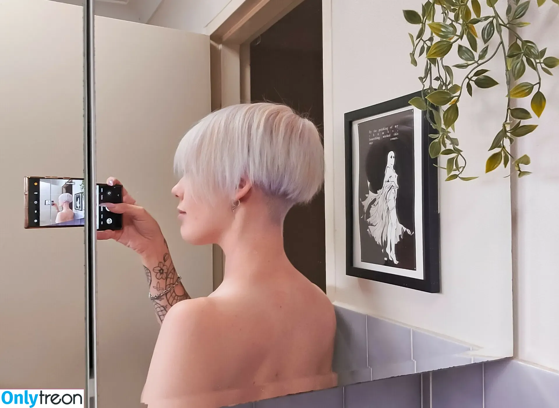 LuckyBonez nude photo #2378 (lucky_bonez)