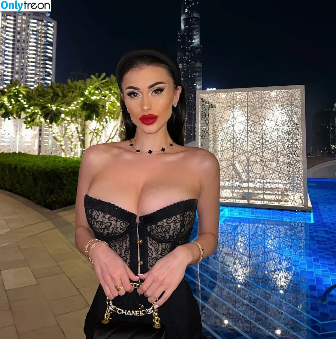 Lucrezia De Lellis nude photo #0022 (lucrezia_delellis)