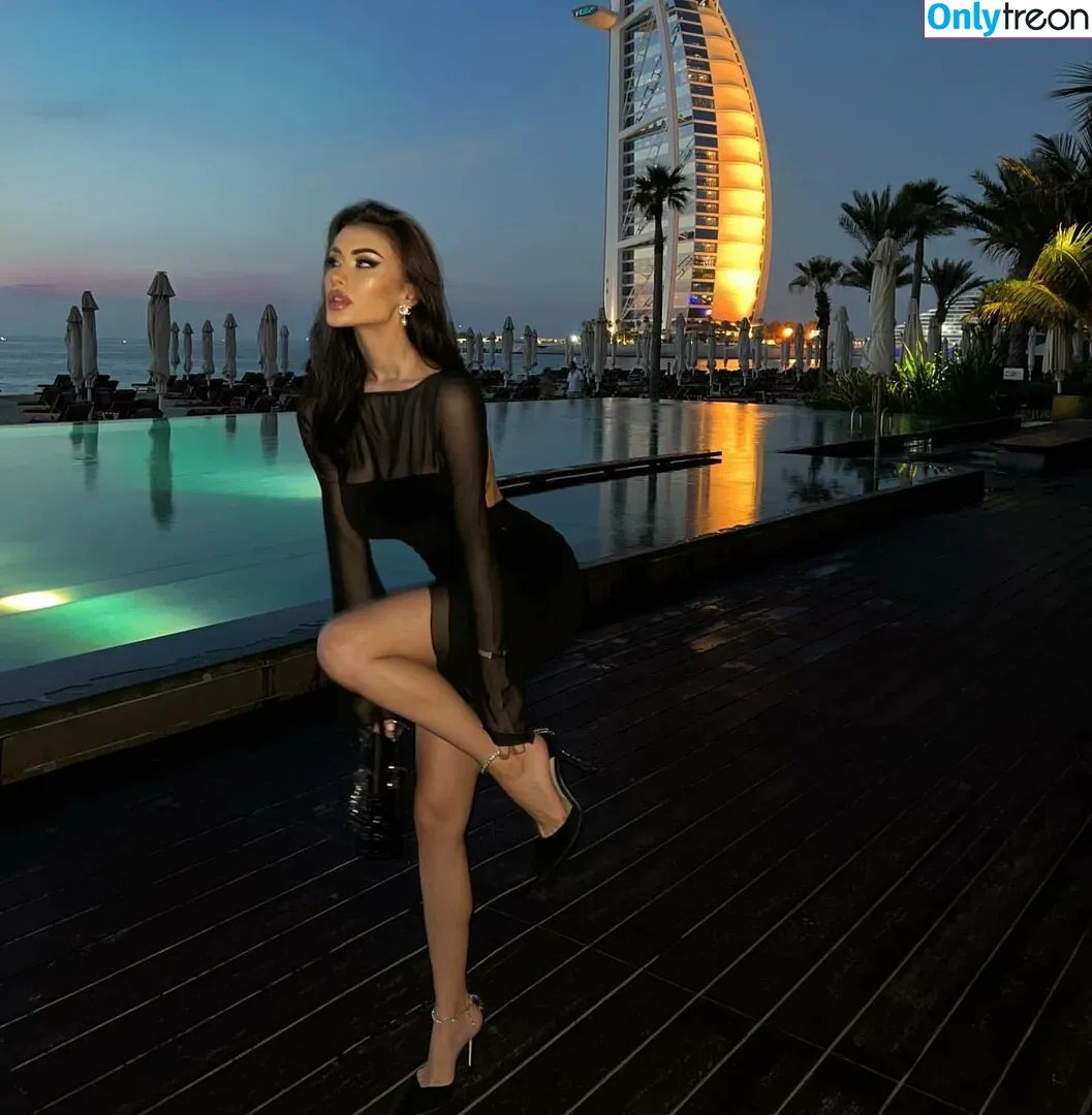 Lucrezia De Lellis nude photo #0023 (lucrezia_delellis)