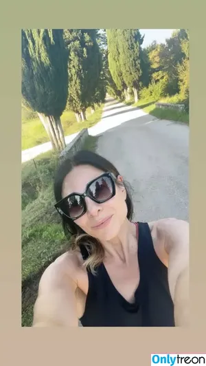 Lucrezia Millarini / lucreziaitv nude photo #0178
