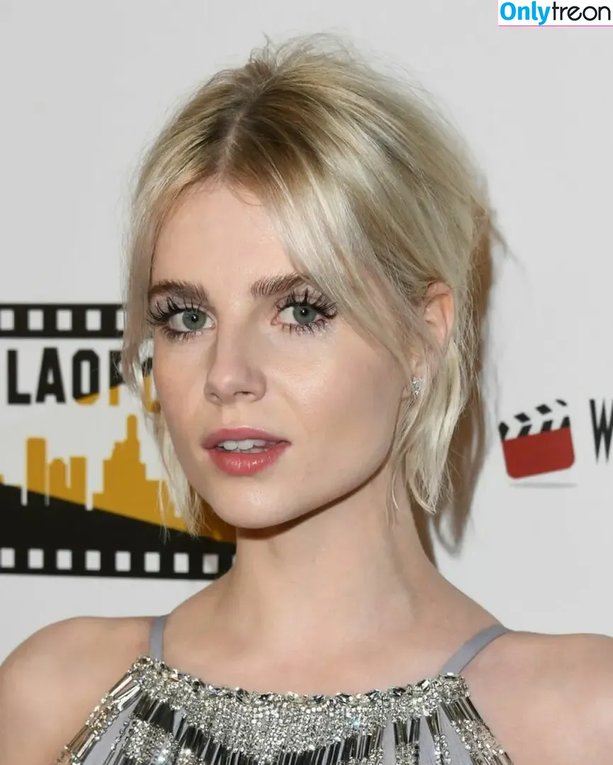 Lucy Boynton голая photo #0019 (lucyboynton1)