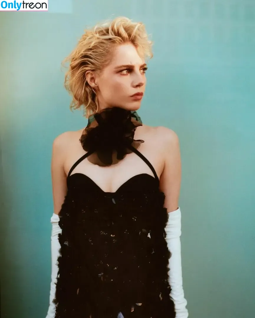 Lucy Boynton голая photo #0036 (lucyboynton1)