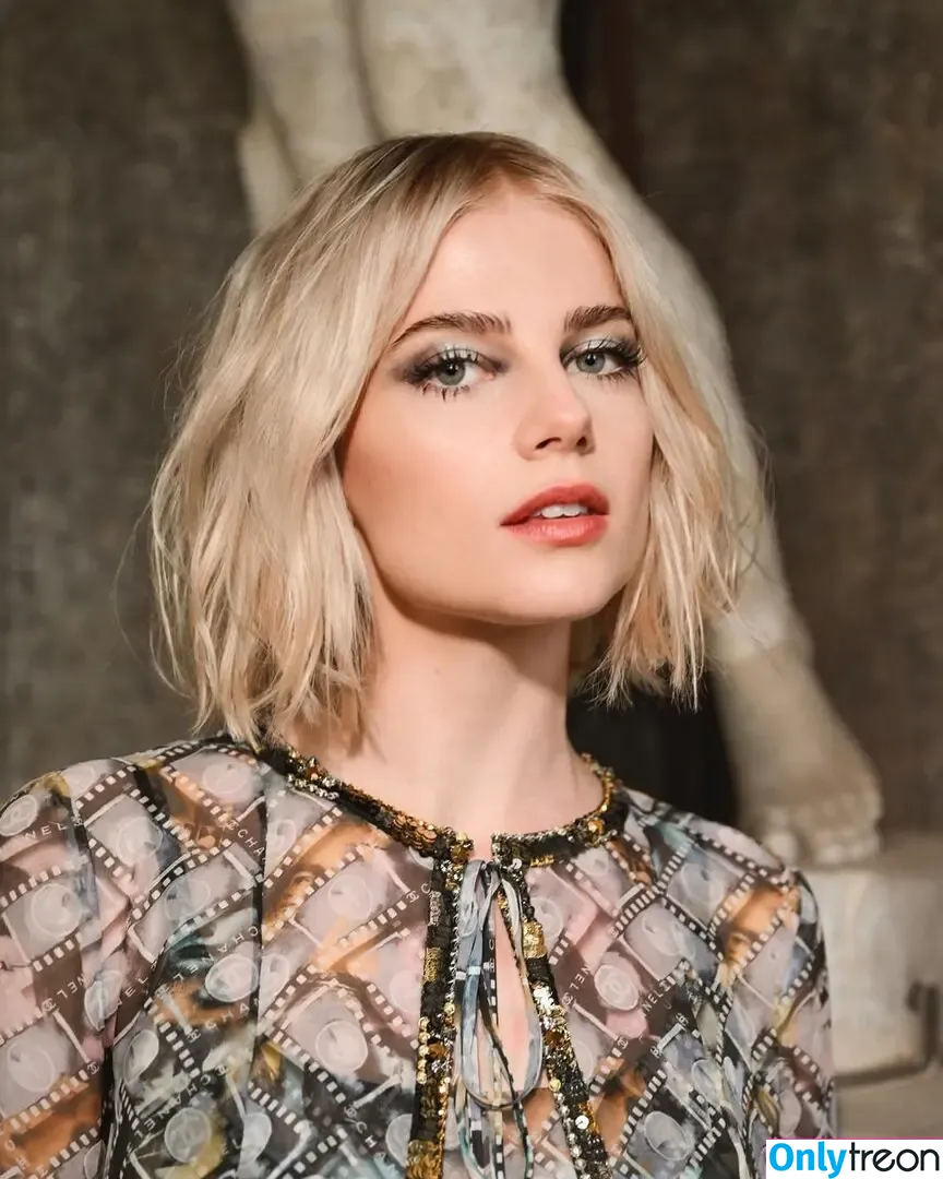 Lucy Boynton голая photo #0058 (lucyboynton1)