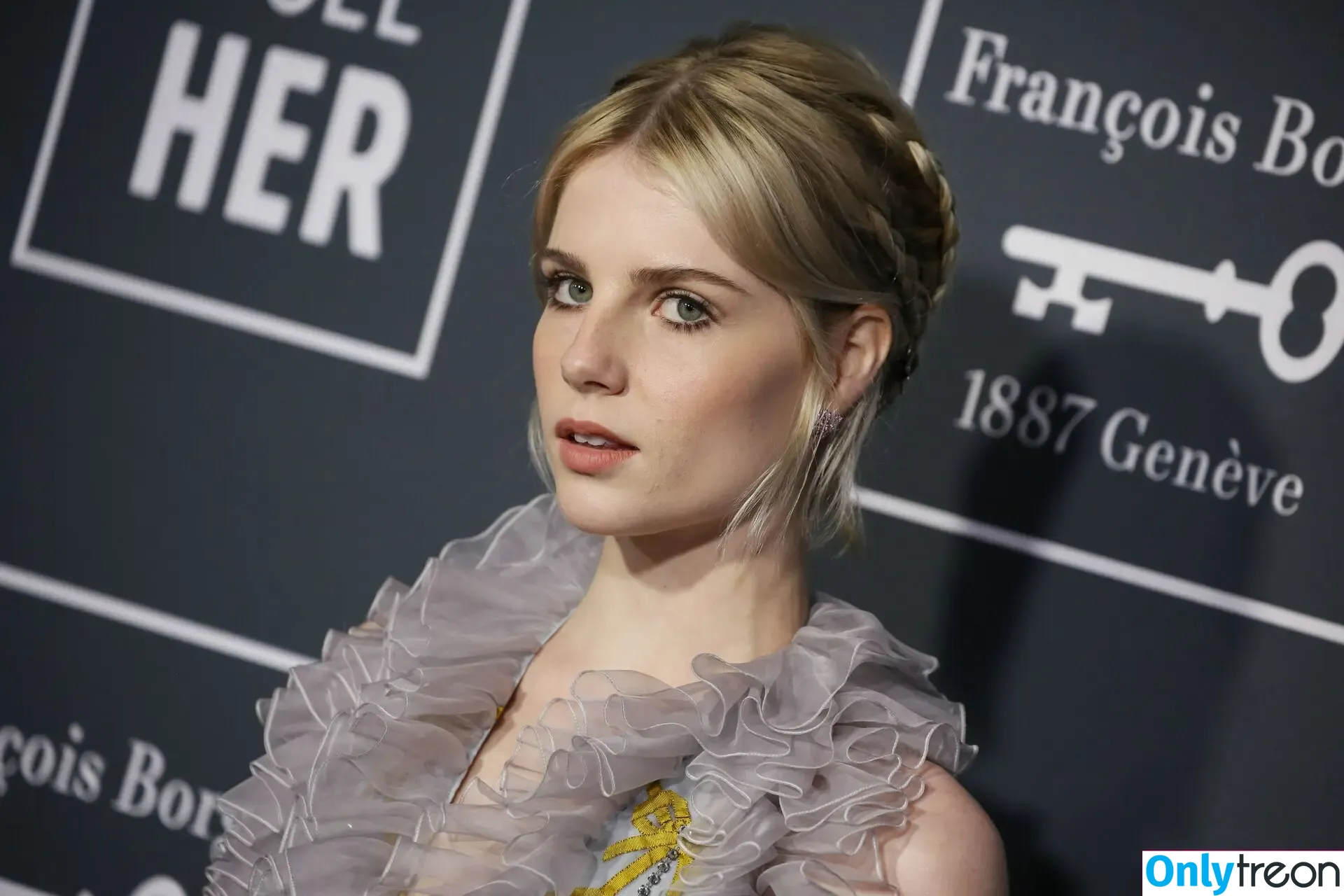 Lucy Boynton голая photo #0062 (lucyboynton1)