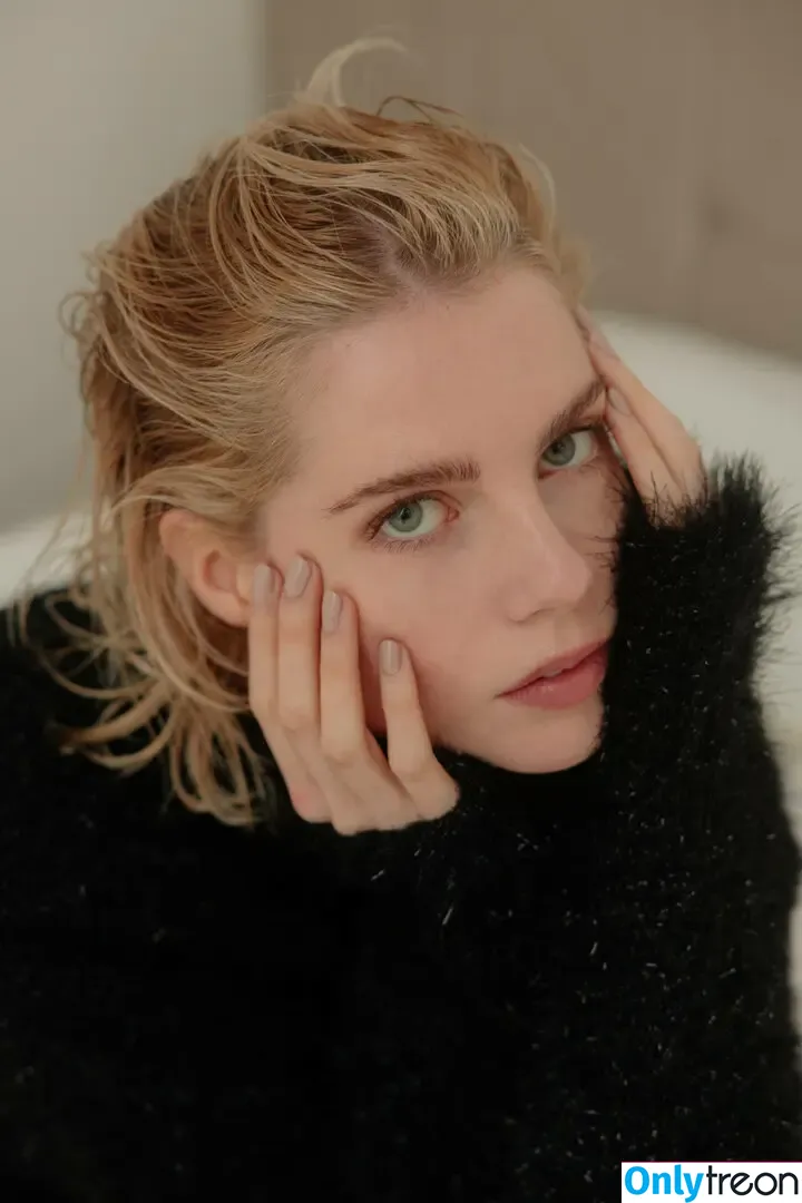 Lucy Boynton голая photo #0131 (lucyboynton1)