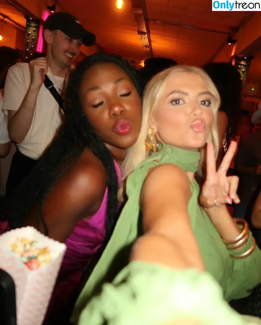 Lucy Fallon голая photo #0016 (Corrie / lucyfallonx)
