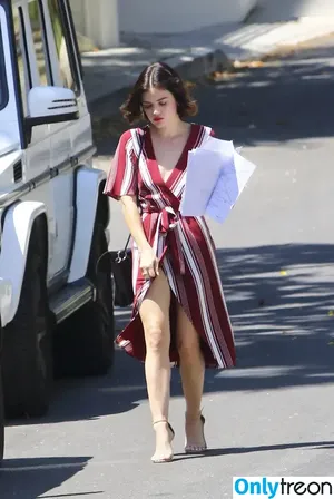 Lucy Hale / lucyhale фото голая #0597