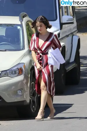 Lucy Hale / lucyhale фото голая #0598