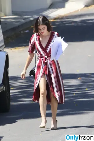 Lucy Hale / lucyhale фото голая #0601