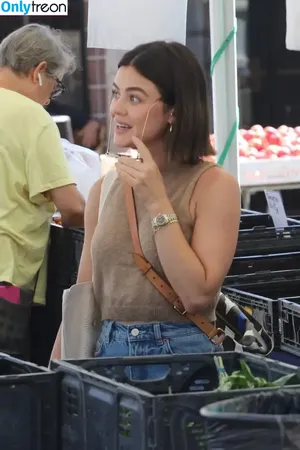 Lucy Hale / lucyhale фото голая #0611