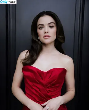 Lucy Hale / lucyhale фото голая #0617