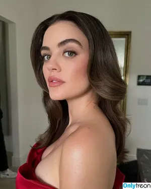 Lucy Hale / lucyhale фото голая #0618