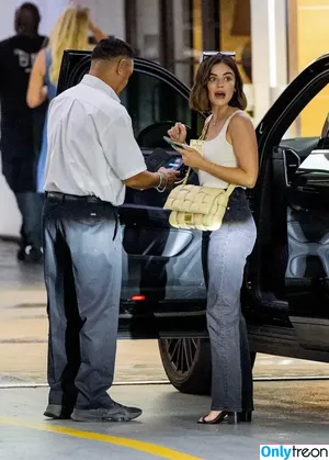 Lucy Hale / lucyhale фото голая #0644