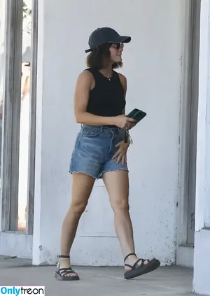 Lucy Hale / lucyhale фото голая #0653