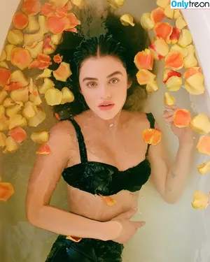 Lucy Hale / lucyhale фото голая #0654