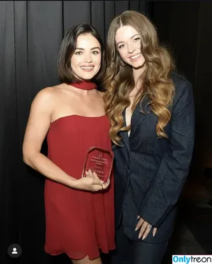 Lucy Hale / lucyhale фото голая #0669