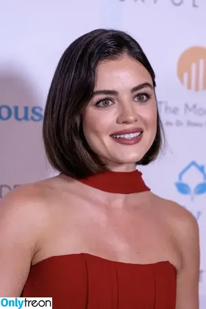 Lucy Hale / lucyhale фото голая #0671