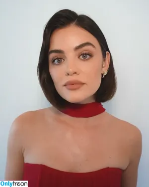 Lucy Hale / lucyhale фото голая #0675