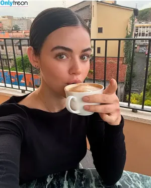 Lucy Hale / lucyhale фото голая #0799