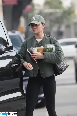 Lucy Hale / lucyhale фото голая #0819