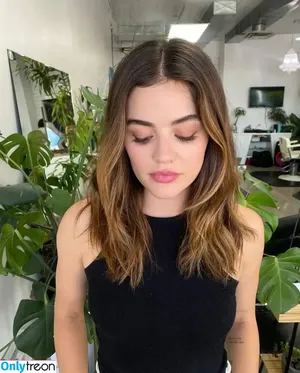 Lucy Hale / lucyhale фото голая #0894
