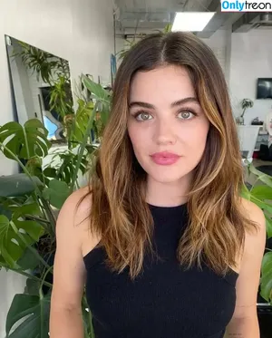 Lucy Hale / lucyhale фото голая #0897