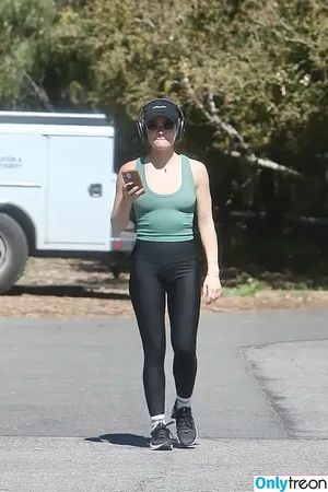 Lucy Hale / lucyhale фото голая #0898
