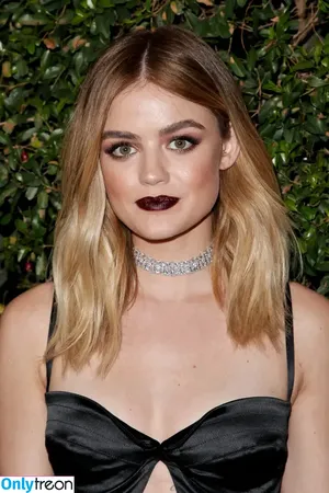 Lucy Hale / lucyhale фото голая #0912
