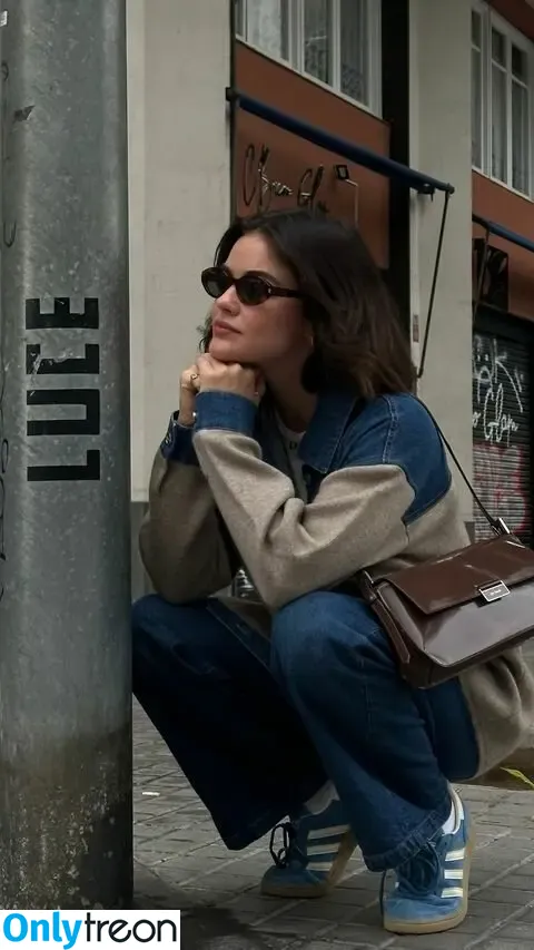 Lucy Hale голая photo #0703 (lucyhale)