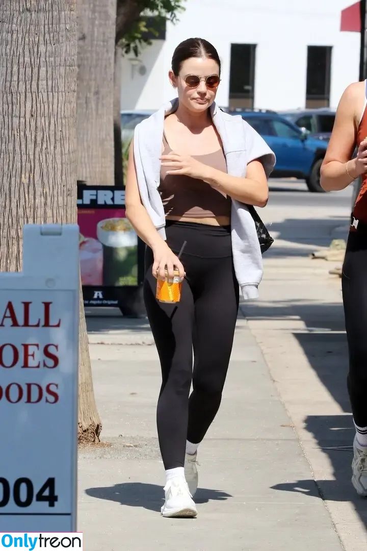Lucy Hale голая photo #0990 (lucyhale)