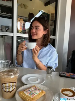 Lucy Hale / lucyhale nude photo #1038