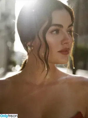 Lucy Hale / lucyhale фото голая #1050