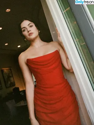 Lucy Hale / lucyhale фото голая #1051